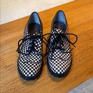 Houndstooth Lace-Up Block Heel Shoes